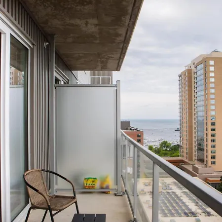 Luxury Studio Apt Near Brady St With Balcony And Lake View